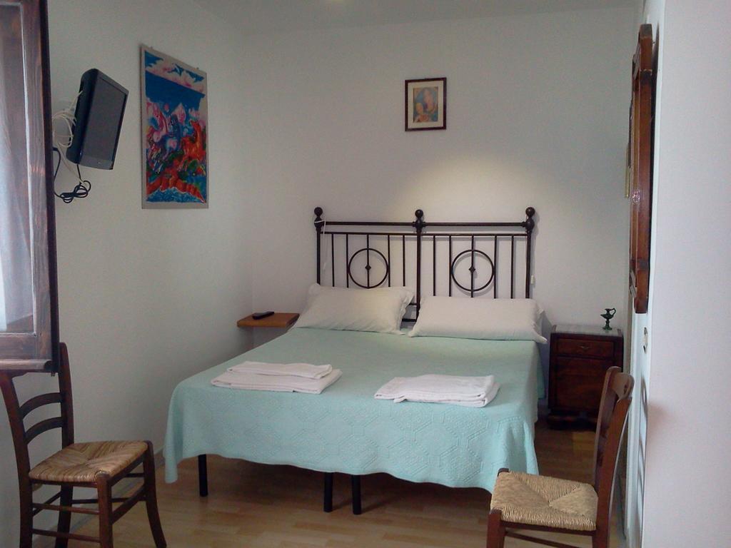Arco Sallustio Monopoli Habitación foto